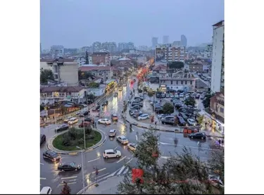 Fotografie commercial na prodej Komuna e Parisit, Tiranë