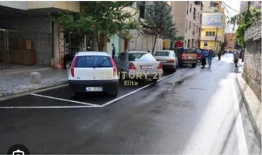 Foto di commercial in vendita Qender, Rruga Myslym Shyri, Tiranë