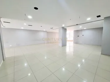 Foto von commercial zum verkauf Astir, Tiranë