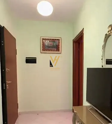 Foto av Lägenhet till salu Pallatet Cabej, Tiranë