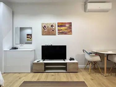 Zdjęcie Mieszkanie na sprzedaż Rruga Aleksander Moisiu, Tiranë