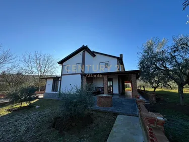 Foto di vila in vendita Pjezë, Durrës