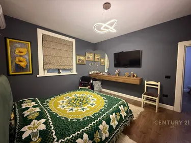 Zdjęcie Mieszkanie na sprzedaż Globe Tirana Albania, Tiranë