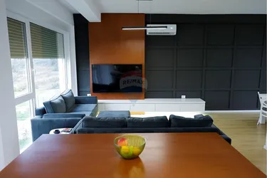 Foto di vila in vendita Liqeni i Farkës, Rezidenca Aba, Tiranë