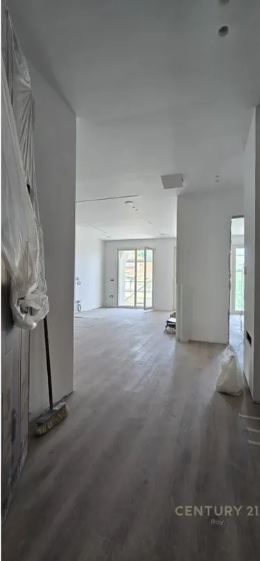 Fotografie Byt na prodej Qendra Qytetit, Prane Amfiteatrit, Durrës