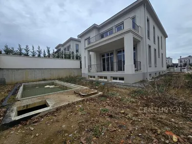 Foto e Vilë në shitje Rolling Hills Residence, Tiranë