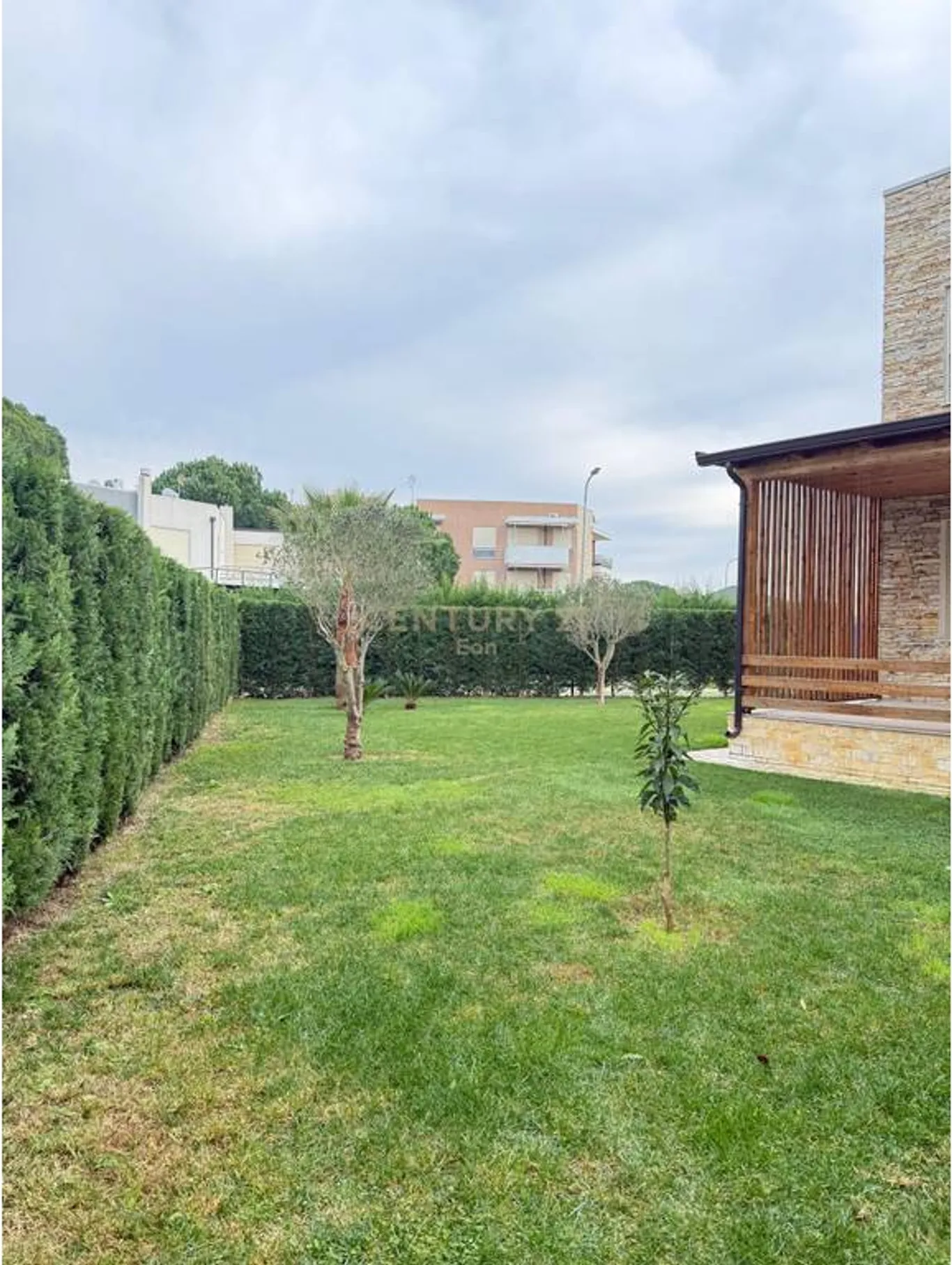 2+1 Apartment with 266 m² Yard for Sale in Gjirin e Lalzit, Durrës