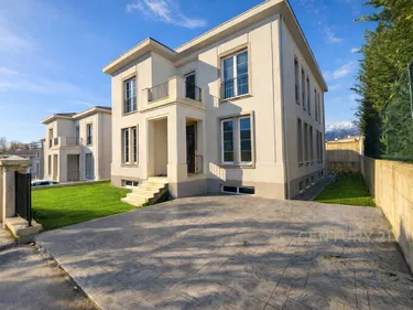 Foto e Vilë në shitje Rolling Hills Residence, Tiranë