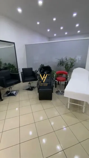 Foto e Dyqan në shitje Yzberisht, Tiranë