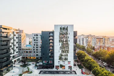 Foto di Appartamento in vendita Rruga Kavajes, Square 21, Tiranë