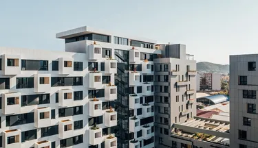 Foto di commercial in vendita Rruga e Kavajes, Tiranë