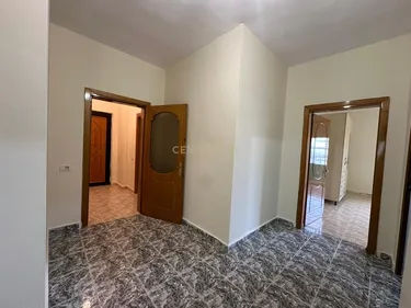 Foto di Appartamento in affitto Komuna e Parisit, Pallatet Arabe, Tiranë
