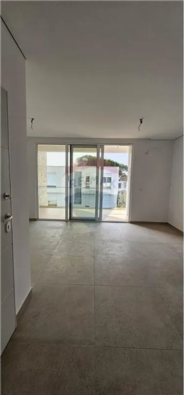 Fotografie Byt na prodej Gjiri i Lalzit, Kompleksi San Pietro, Durrës