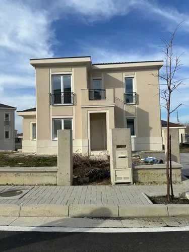 Foto e Vilë në shitje Lundër, Lunder, Tiranë