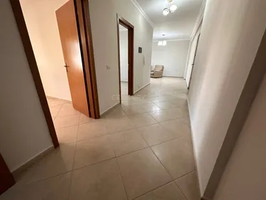 Foto di Appartamento in affitto Rruga e Kavajës, Tiranë