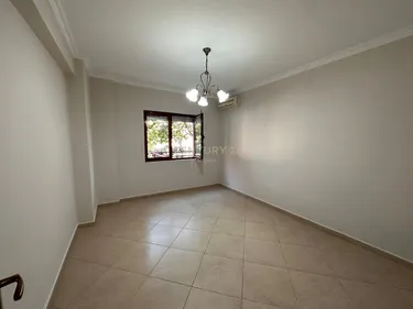 Foto di Appartamento in affitto Rruga e Kavajës, Tiranë