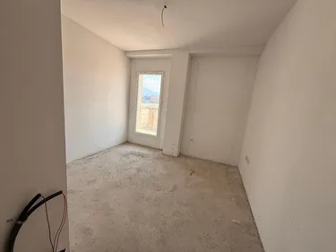 Foto e Apartment në shitje Ali Demi, Tiranë