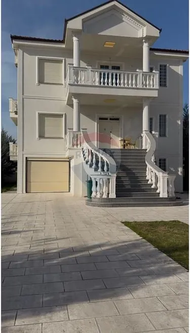 Foto av vila till salu Laknas, Tiranë