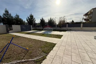 Foto av vila till salu Laknas, Tiranë