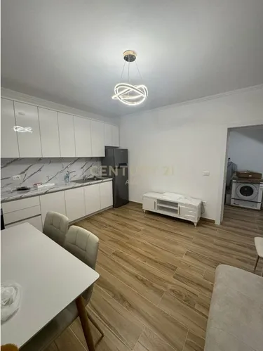 Foto e Vilë në shitje Shkozë, Rruga Islam Rusi, Tiranë