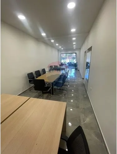 Фото shop на продажу Rruga Emin Duraku, Tiranë