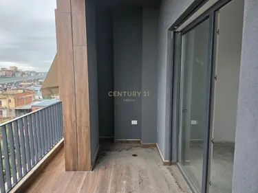 Foto e Apartment në shitje Ali Demi, Tiranë