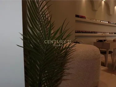 Foto von commercial zum verkauf Rruga e Durrësit, Tiranë