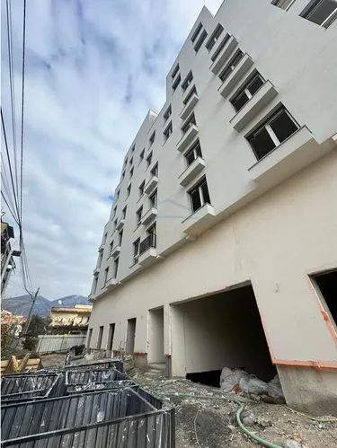 Fotografie Byt na prodej Ali Demi, Tiranë