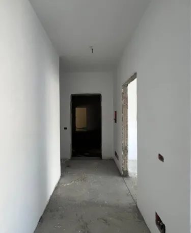 Foto di Appartamento in vendita Rruga Komuna e Parisit, Tiranë