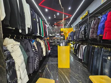 Fotografie shop na prodej Vasil Shanto, Tiranë