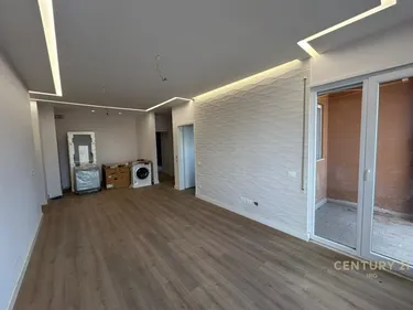 Foto e Apartment në shitje Shkolla e Kuqe, Rruga Dervish Hekali, Tiranë