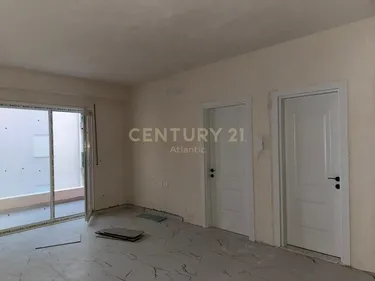 Фото Квартира на продажу Prane Amelia Mare Hotel, Durrës