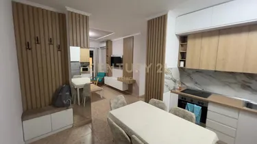 Фото Квартира на продажу Pranë Hotel Majestic, Shkëmbi i Kavajës, Durrës