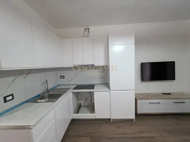 Фото Квартира на продажу Lulishtja 1 Maji, Komuna e Parisit, Tiranë