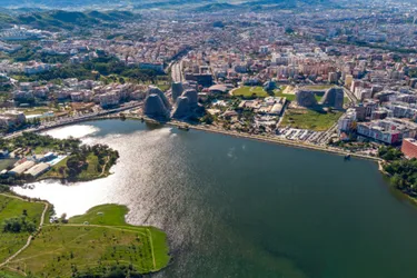 Фото Квартира на продажу Rruga 5 Maji, Tiranë