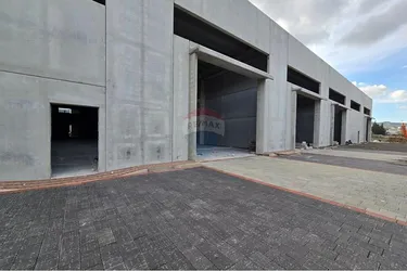 Foto av commercial till salu Autostrada Tiranë Durrës, Rruga Egnatia, Tiranë