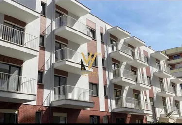 Foto di garage in vendita Porcelan, Tiranë