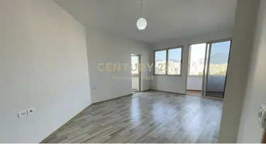Фото Квартира на продажу Yzberisht, Tiranë