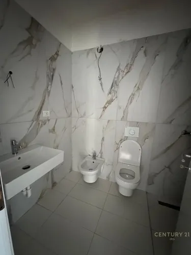 Foto e Apartment në shitje Qendra Tregtare Qtu, Univers City, Tiranë