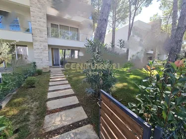 For Sale: 2+1 Apartment with Large Garden in San Pietro Residence, Gjiri i Lalzit