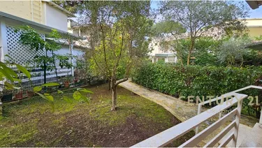 Duplex Apartment 2+1+2 with Yard for Sale in the “Lura 1” Complex, Gjiri i Lalzit