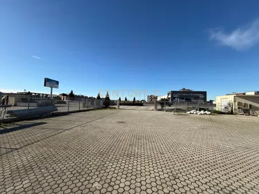 Foto e Ambient biznesi në shitje Autostrada Durres-tiran, Durrës