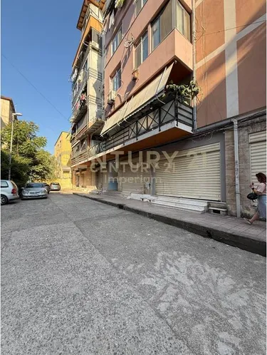 Zdjęcie commercial na sprzedaż Ali Demi, Tiranë