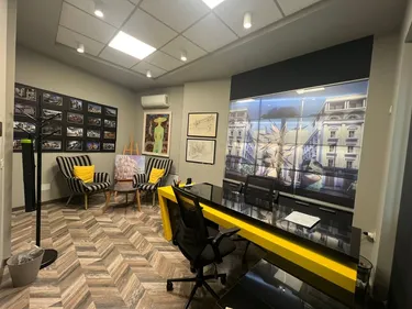 Foto di office in vendita Qender, Tiranë