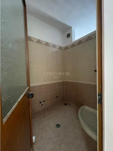 Foto di Appartamento in vendita Stacioni i Trenit, Durrës