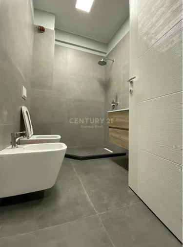 Фото Квартира на продажу Oxhaku, Tiranë