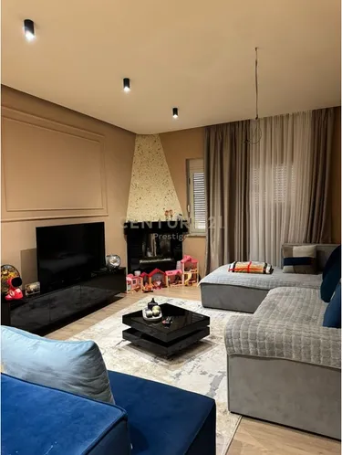 Foto di Appartamento in vendita 21 Dhjetori, Rruga Muhamet Gjollesha, Tiranë