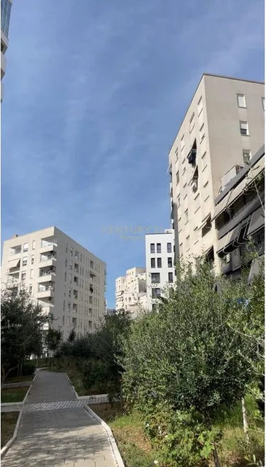 Фото shop на продажу 21 Dhjetori, Kompleksi Magnet, Tiranë