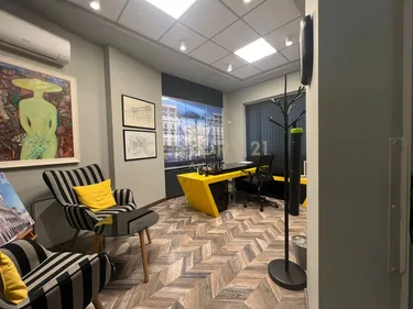 Zdjęcie office na sprzedaż Drejtoria e Policise, Rruga Myslym Shyri, Tiranë